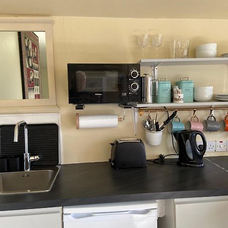 The Cosy Cabin By The Shore Galway Extérieur photo